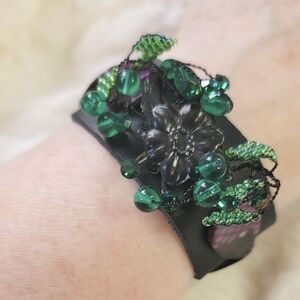 Black and Green Beaded Floral Bracelet